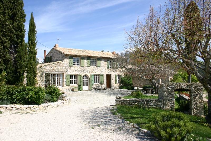 Mas en Provence du XVIIème sur 2,3 hectares avec piscine